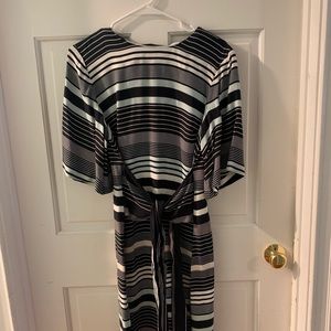 Ann Taylor. Ladies size 8 . Front tie dress in blue and gray.